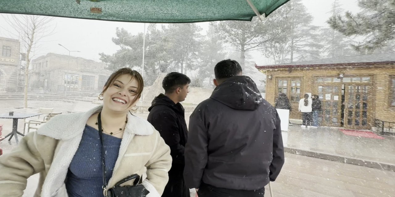 Nisan ayı ortasında Aksaray'da kar yağışı devam ediyor