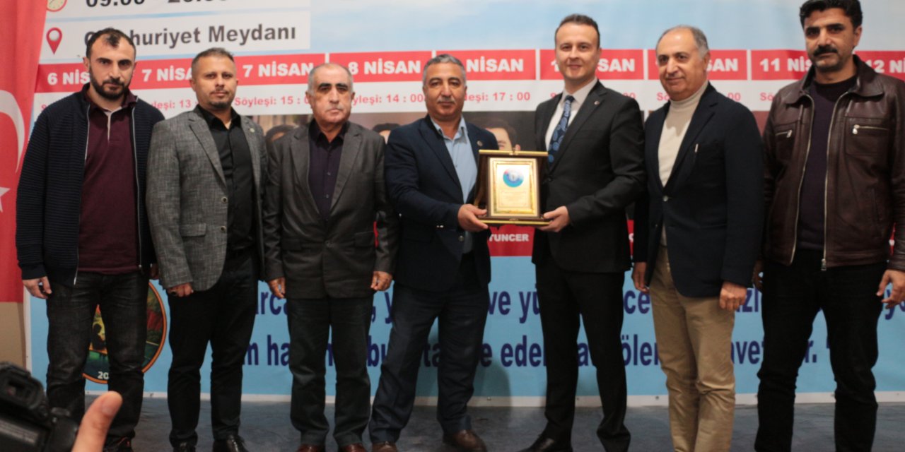 Sağlık-Sen’den Kaymakam Adıgüzel’e "Hizmet" Plaketi