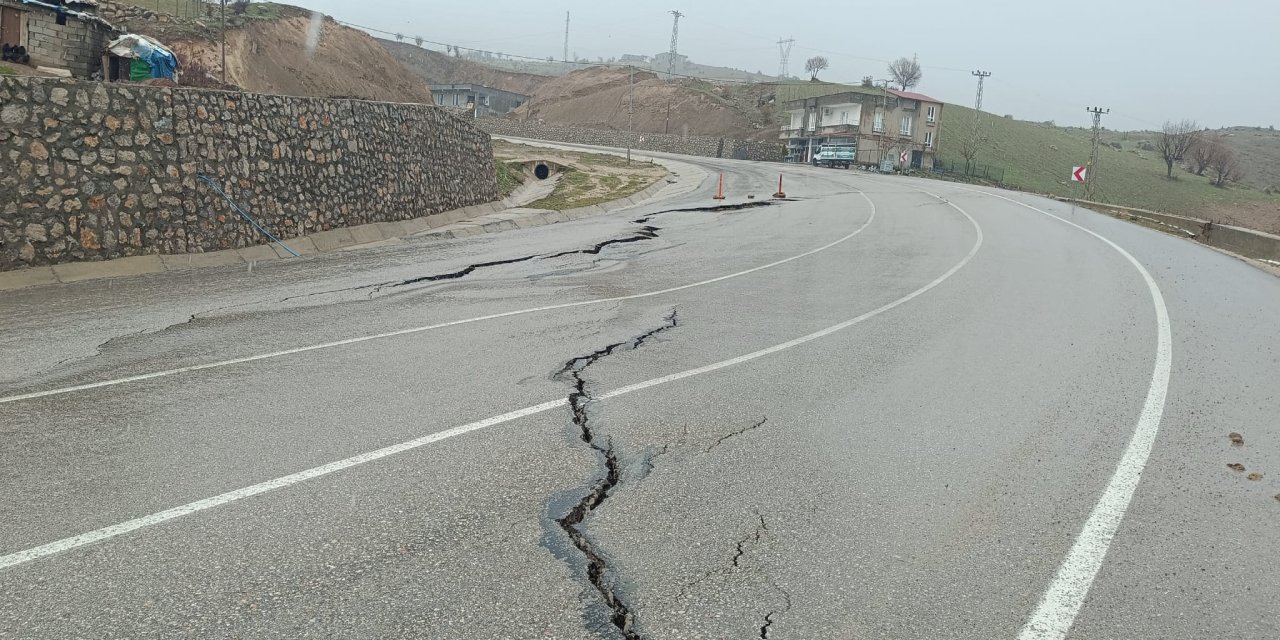 Şırnak’ta Yağışların Etkisi: Yol Çökmesi Doğanın Gücünü Gözler Önüne Serdi