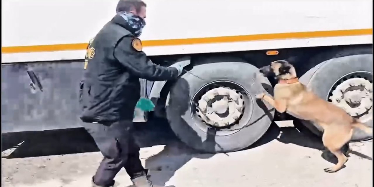 İran Sınırında Narkotik Pençesi: Yüksekova'da Tırlardan Zehir Fışkırdı