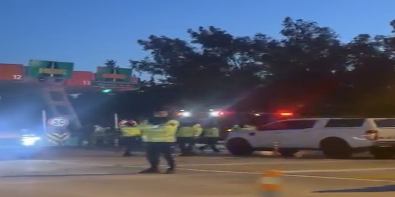 İzmir'de kaza yapan araçta yangın çıktı, sürücü hayatını kaybetti