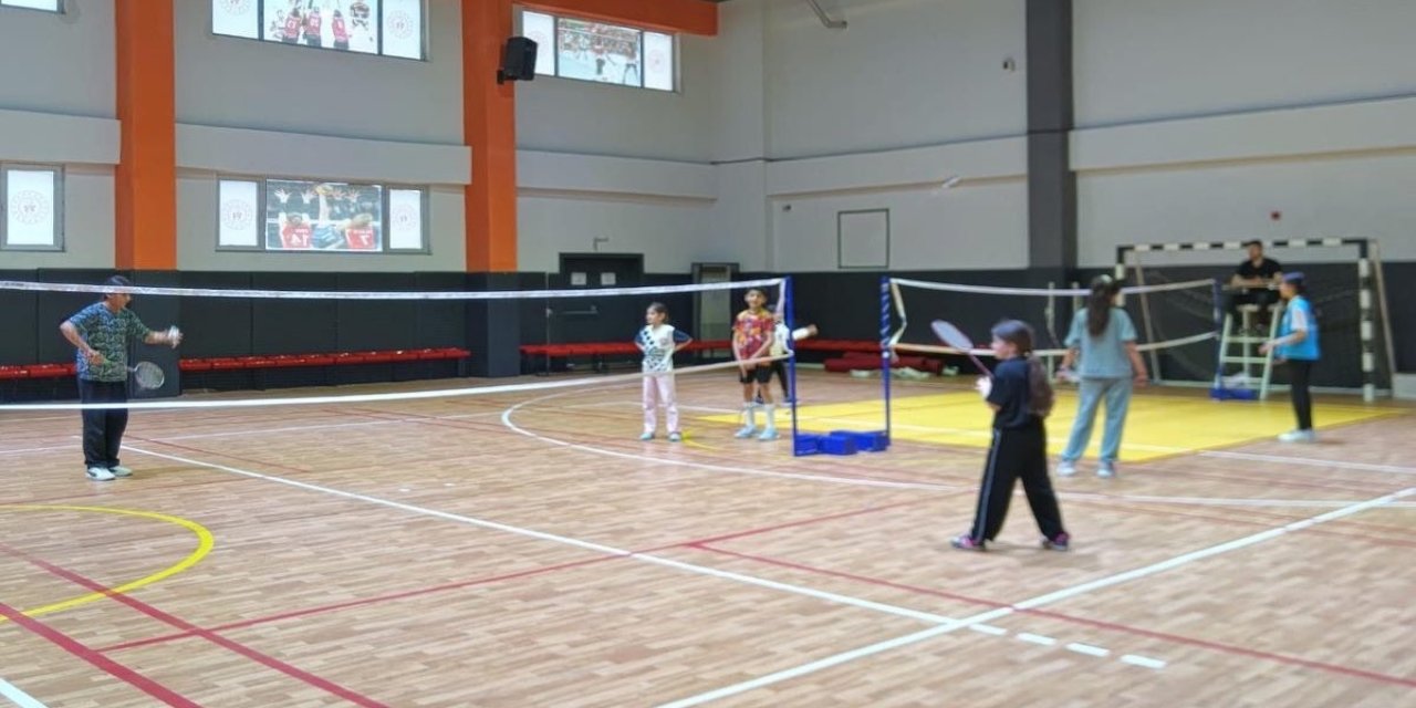 Şırnak’ta 23 Nisan coşkusu badminton turnuvasıyla kutlanıyor
