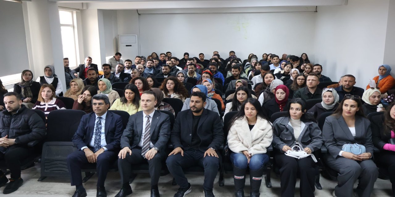 İdil’de başarılı öğretmenlere başarı belgesi takdim edildi