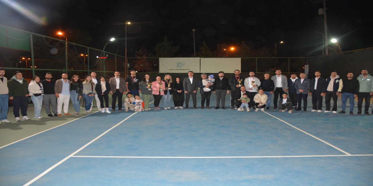 Silopi'de SMA hastası bebek için tenis turnuvası