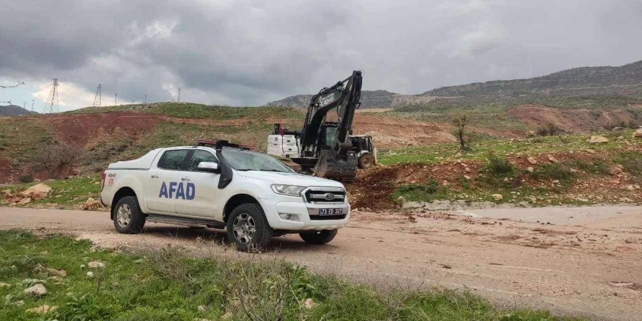 Şırnak’ta Heyelanla Mücadele Sürüyor