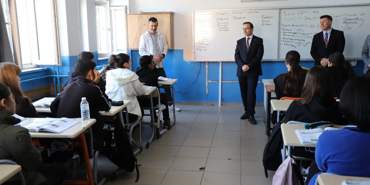 Cizre Kaymakamı Baycar, Öğrencilerle Geleceği Konuştu