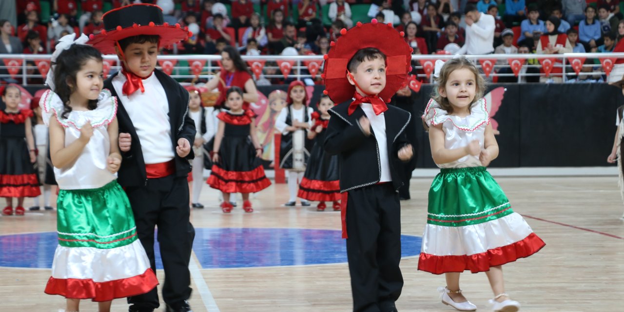 Cizre’de 23 Nisan Ulusal Egemenlik ve Çocuk Bayramı Coşku ile Kutlandı