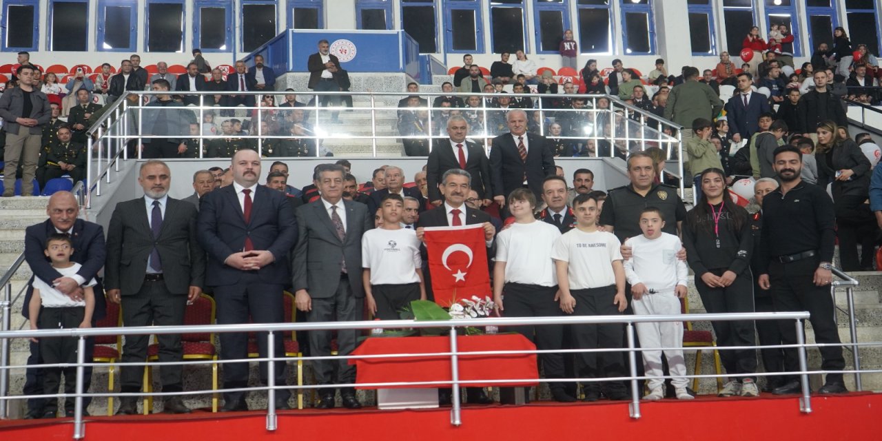 Şırnak’ta Öğrencilerden Renkli 23 Nisan Kutlaması