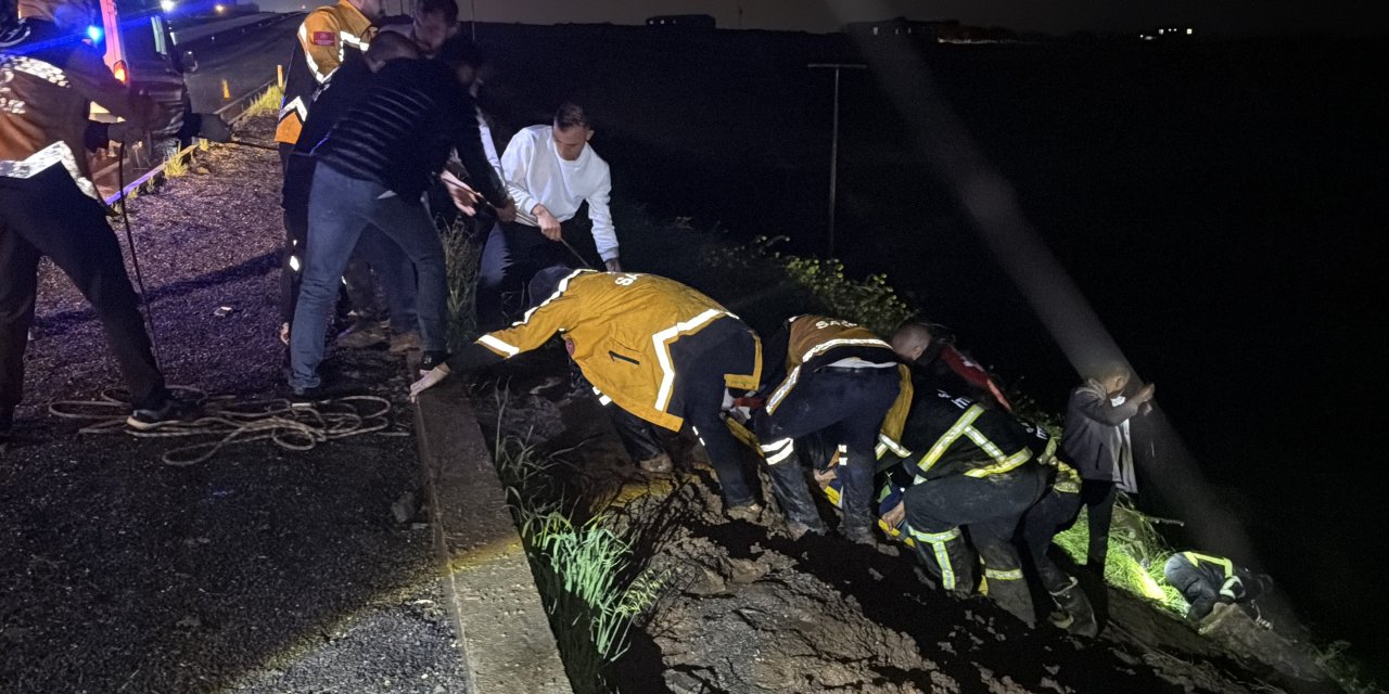 Şanlıurfa'da otomobil şarampole uçtu: 5 yaralı