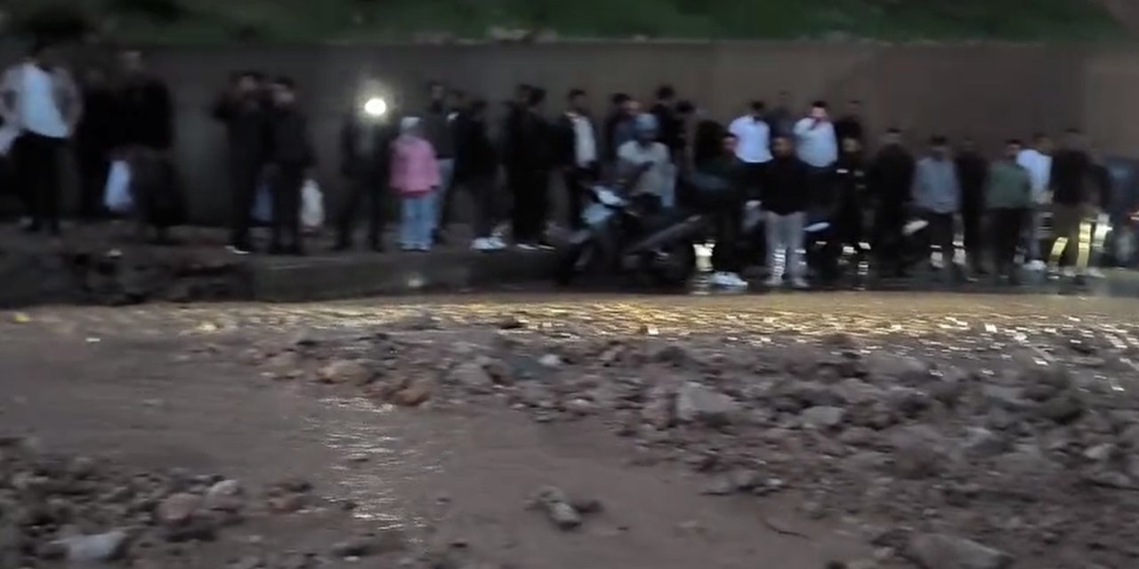 Cizre’de Heyelan Kabusu: Yollar Kapandı, Yüzlerce Araç ve Vatandaş Mahsur Kaldı