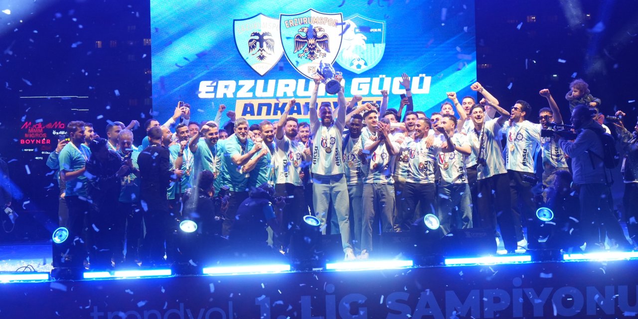 Erzurumspor FK şampiyonluk kupasını aldı