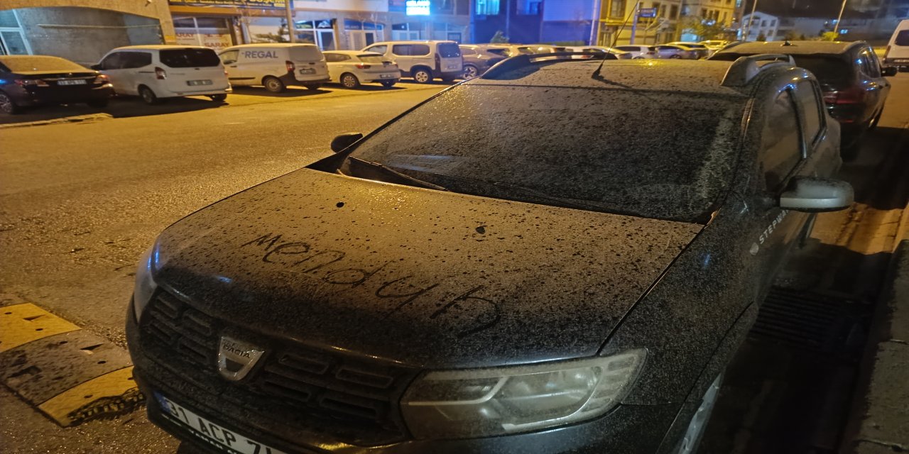 Şırnak’ta Yağmurla Birlikte Toz Taşınımı Etkili Oldu