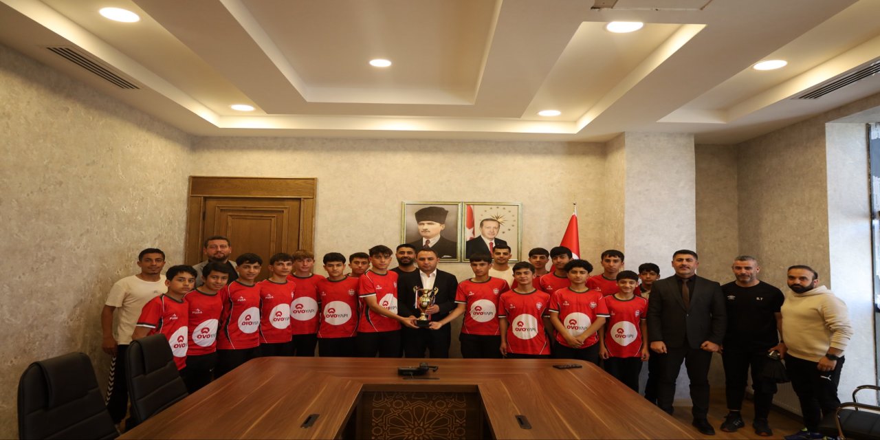 Şampiyon Takımdan Kaymakam Partal'a Ziyaret