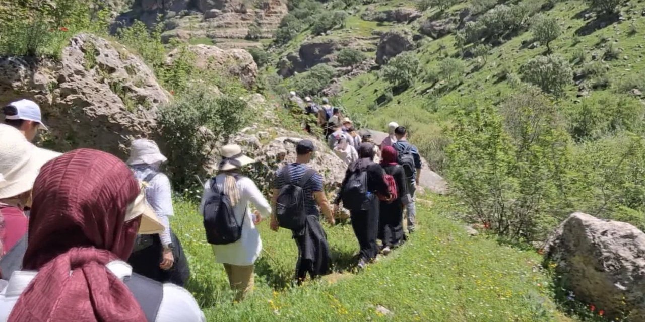 Şırnak’ta öğretmenlere doğa yürüyüşüyle psikolojik destek