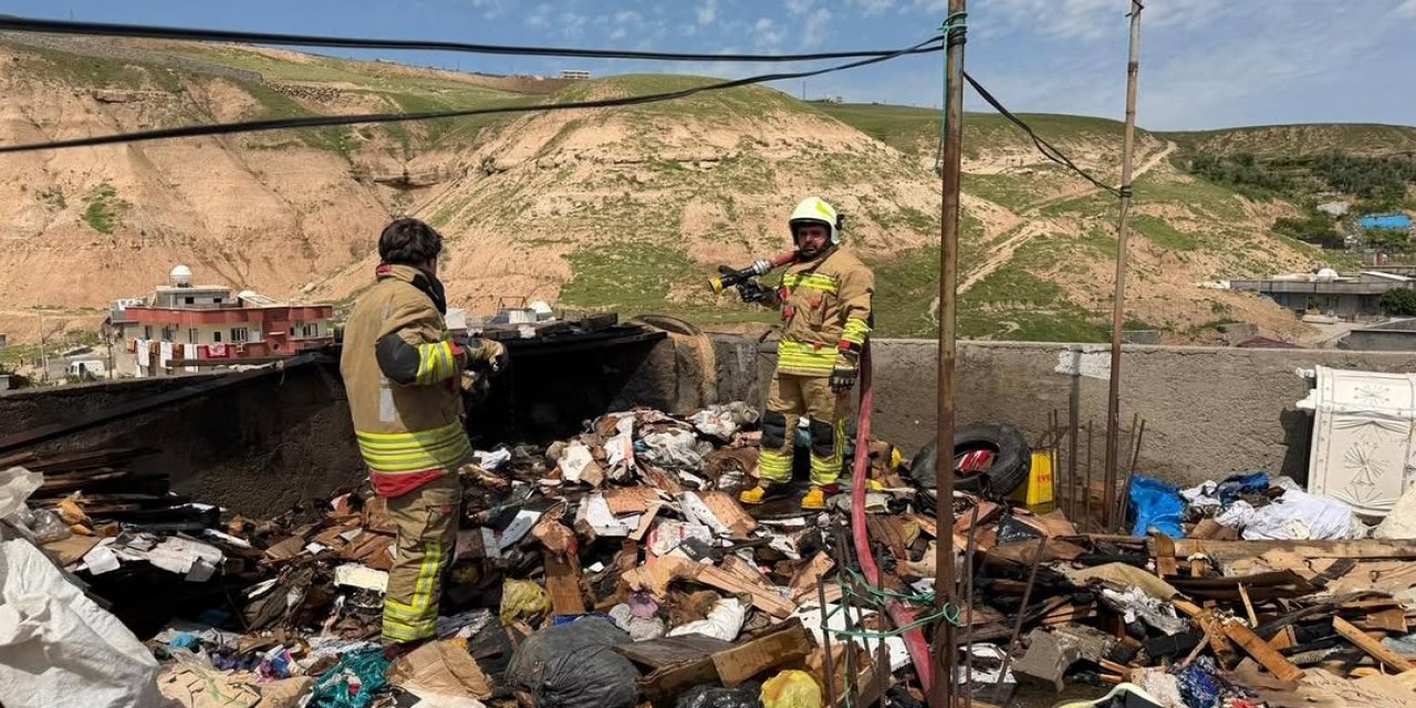Cizre İtfaiyesinden Konut Yangınına Hızlı Müdahale
