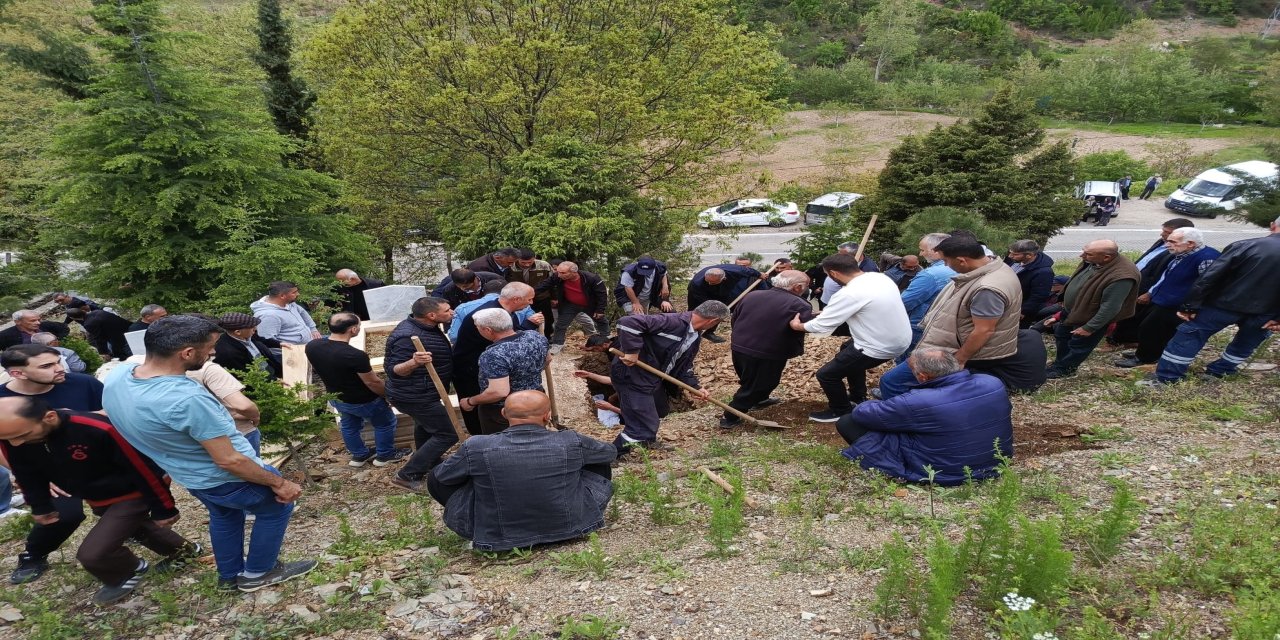 Obruk Şelalesi’nde kaybolan engelli genç son yolculuğuna uğurlandı