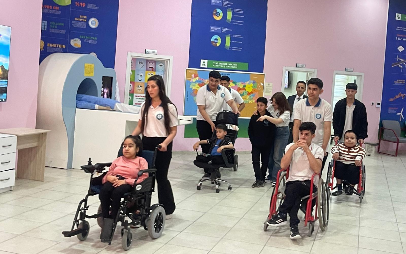 Cizre’de Evdeki Eğitim Bilim ve Sevgiyle Sokağa Taşındı