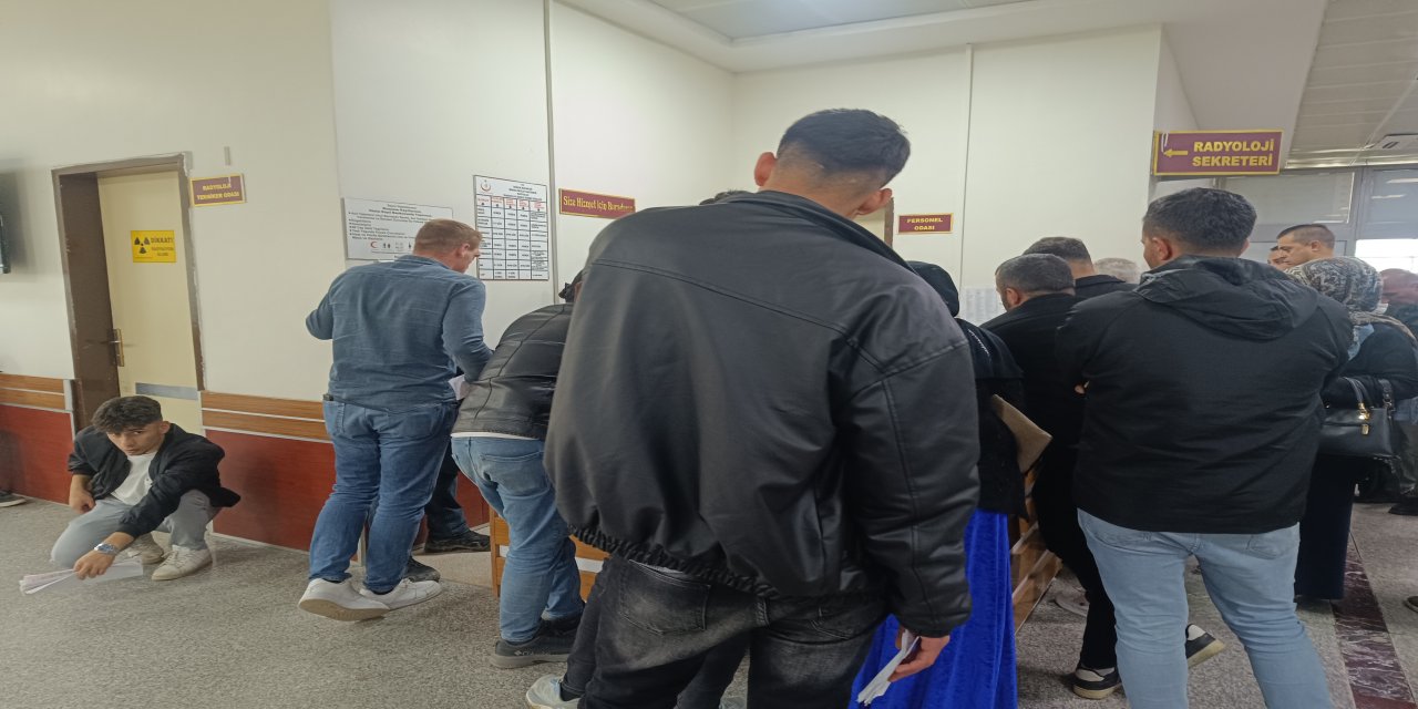 Şırnak Devlet Hastanesi’nde Akşam Mesaisi Yüzleri Güldürdü