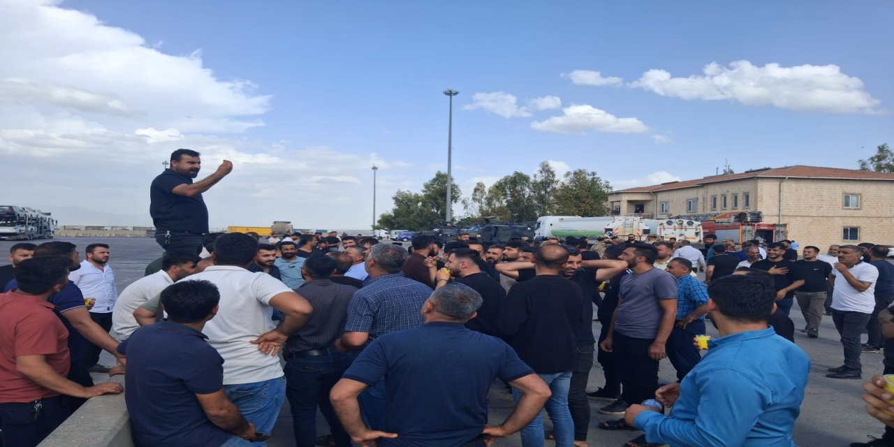 Habur’da Komisyon Ücreti Krizi: Şoförler Eylem Yaptı