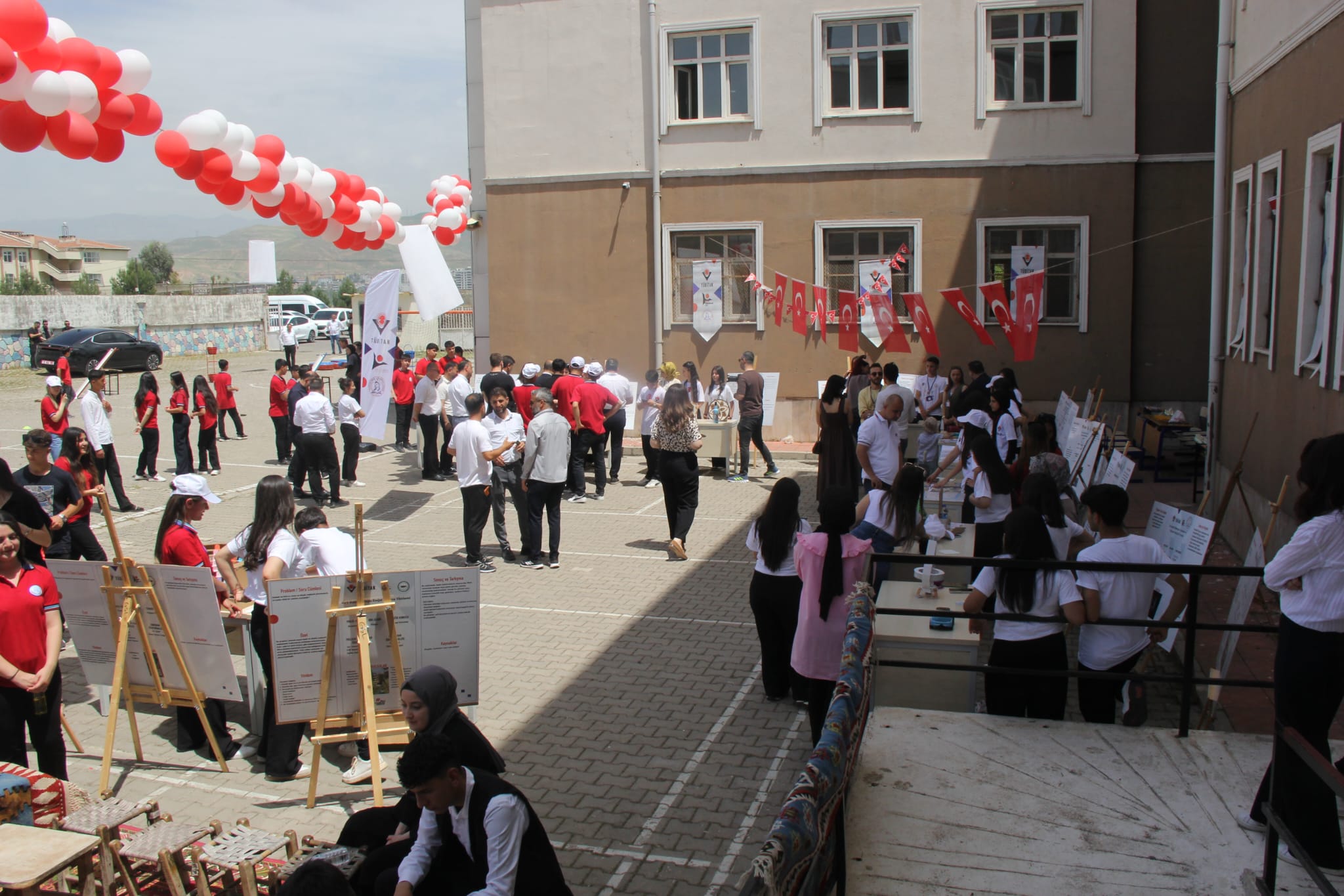 Cizre’de Genç Mucitler Projelerini Görücüye Çıkardı
