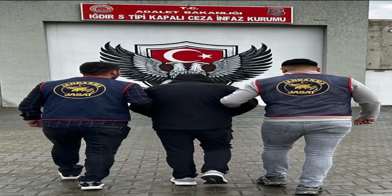 Iğdır’da 15 yıl hapis cezası bulunan kaçakçılık zanlısı yakalandı