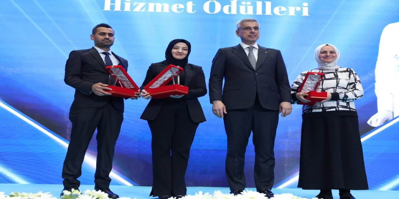 Şırnaklı Hemşireye Ankara’da Hizmet Ödülü