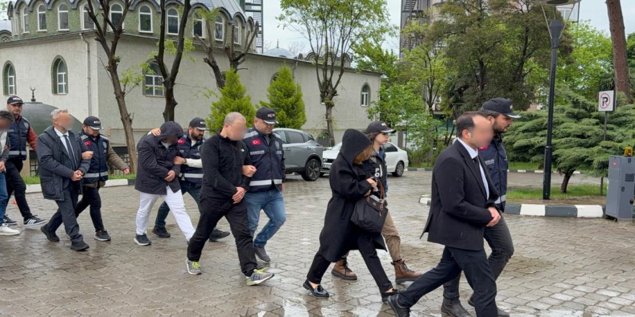Samsun'daki rüşvet operasyonunda 4'ü doktor 8 kişi adliyeye sevk edildi