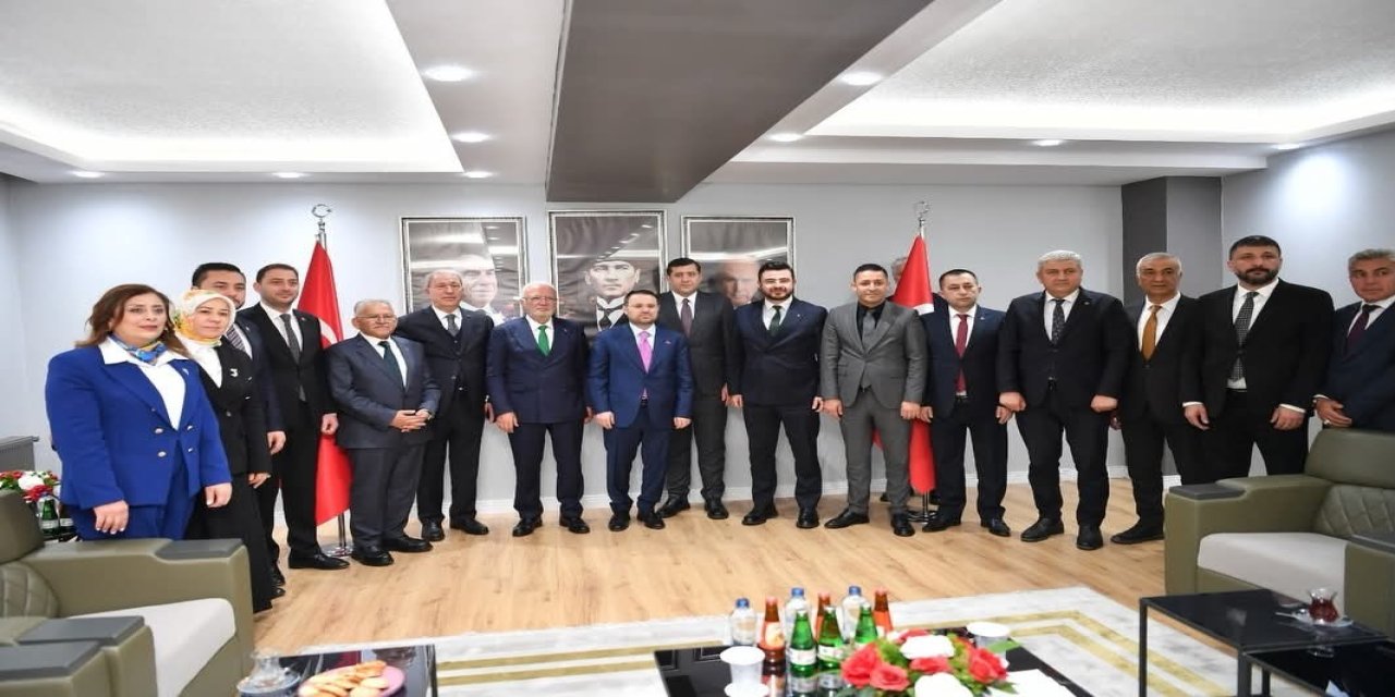 Adalet Bakanı Akın Gürlek MHP Kayseri İl Başkanlığı’nı Ziyaret Etti