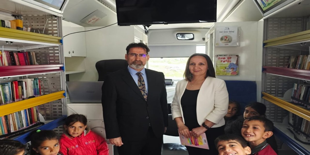 Şırnak’ta Gezici Kütüphane Öğrencilerle Buluştu