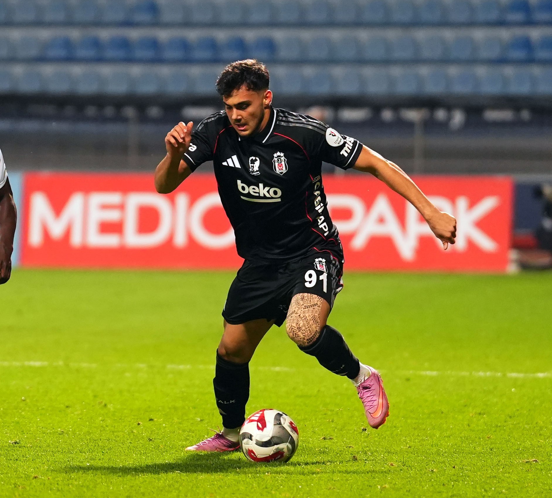 Beşiktaşlı futbolcunun ehliyetine Elazığ'da el kondu