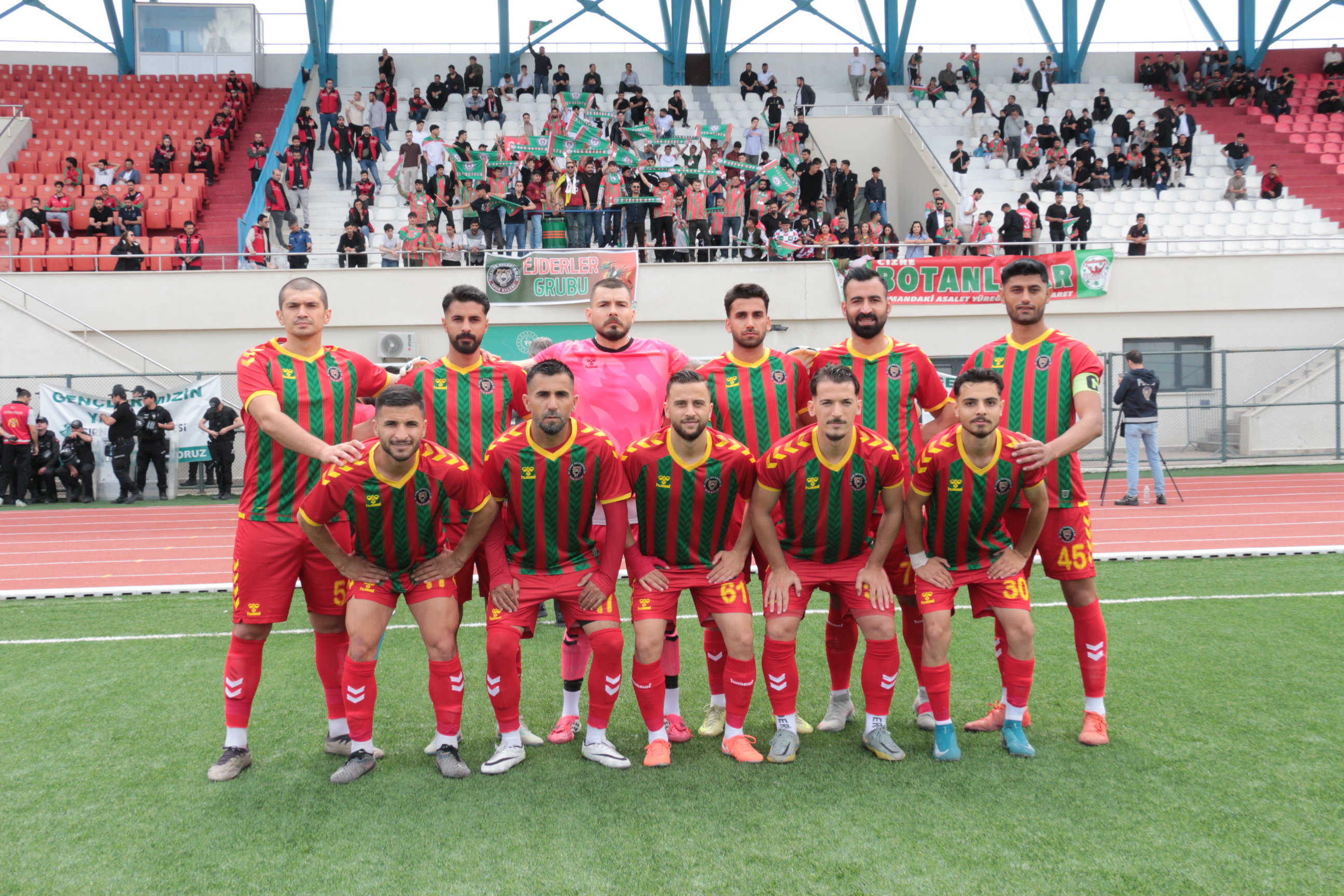 Cizre’de 6 yıllık Futbol hasreti son buldu: Şampiyon Cizre Belediye Spor direkt BAL’a yükseldi
