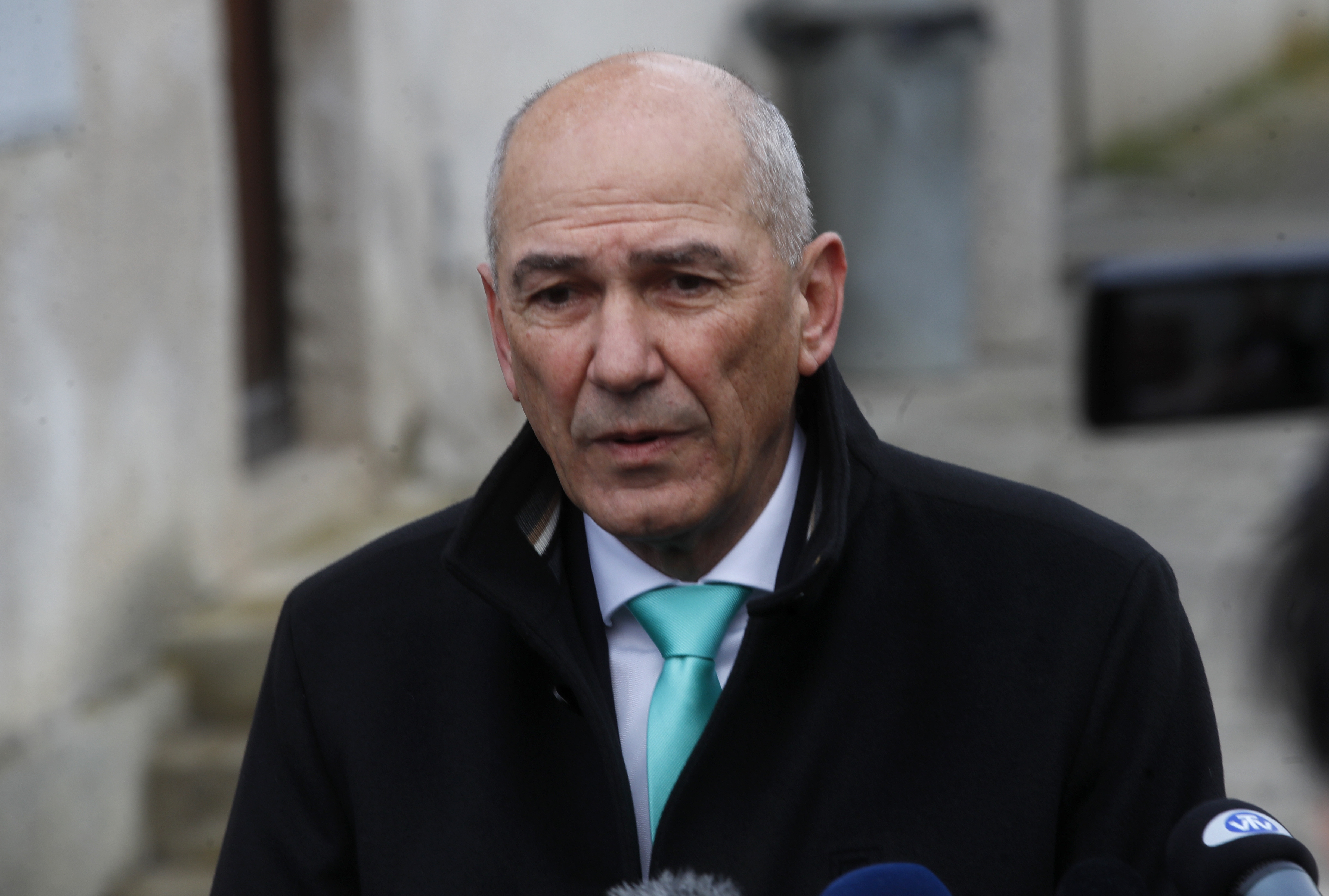 Slovenya'da aşırı sağcı Jansa başbakan seçildi