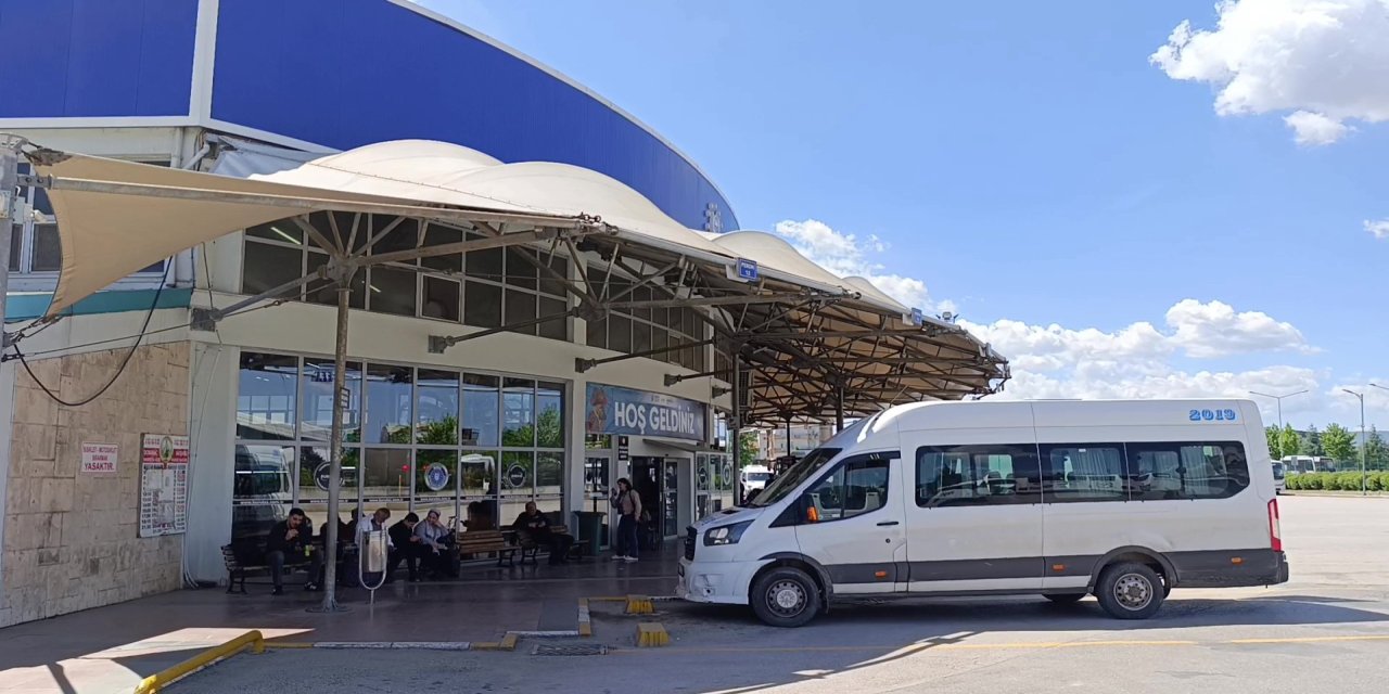 Terminalde unutulan çantadan servet çıktı: Yarım kilo altın bulundu