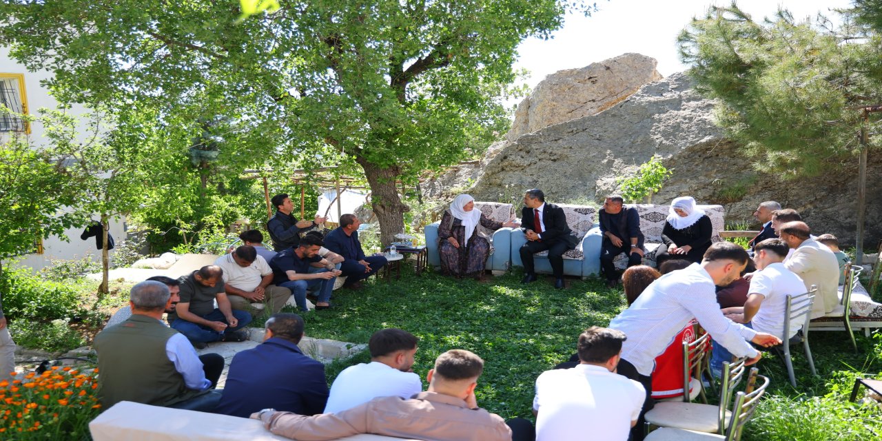 Şırnak'ta Kurban Bayramı kutlaması: Vali Ekici'den gazi ailesine bayram ziyareti