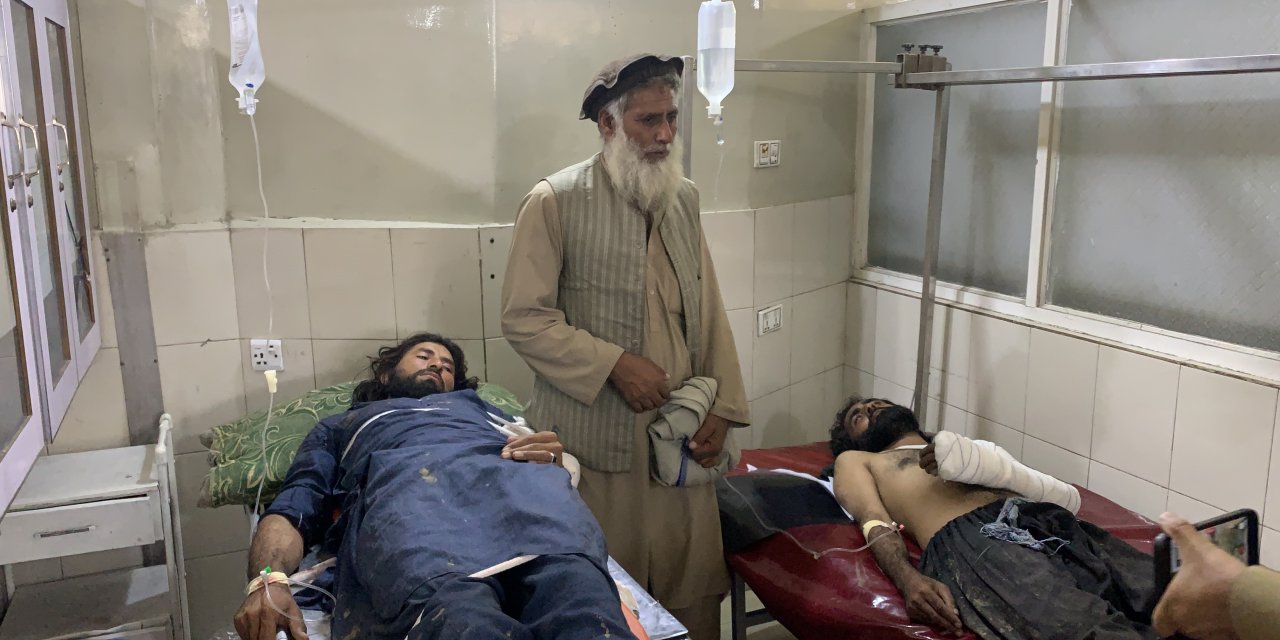 Afganistan'da mültecileri taşıyan kamyon devrildi: 22 ölü, 36 yaralı