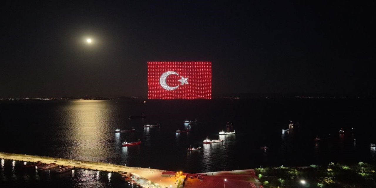 İstanbul’un Fethine Muhteşem Kutlama: Tarihi Geceye 1453 Dronlu Teknoloji Damgası