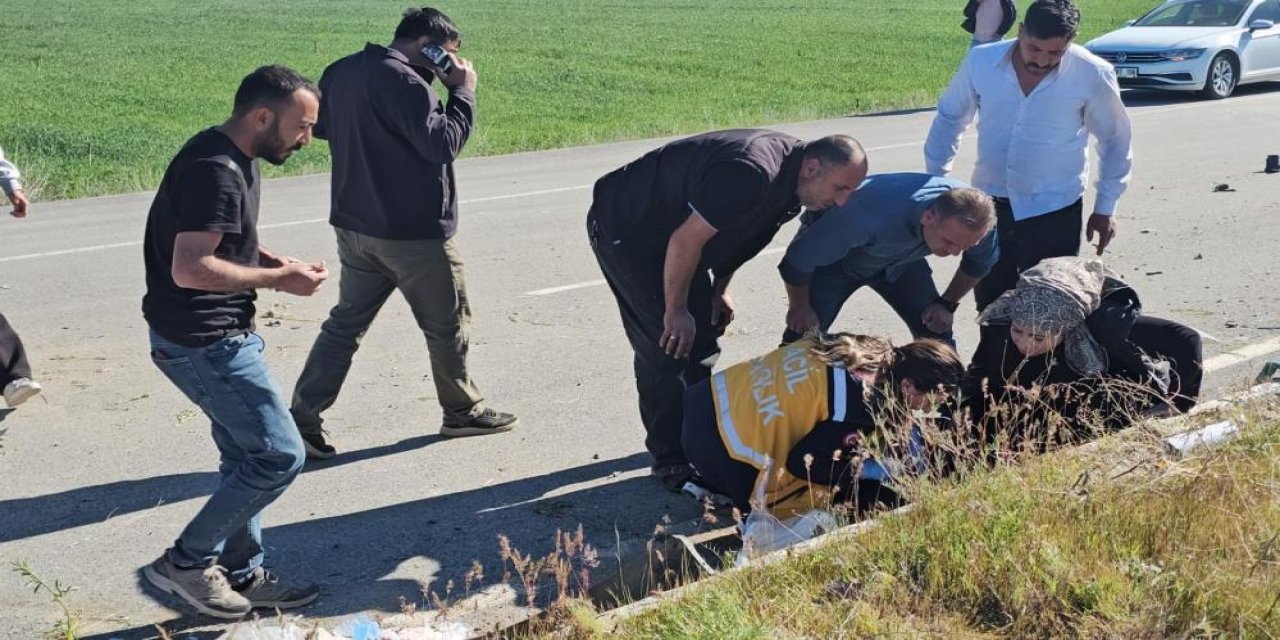 Adilcevaz’da bayram ziyaretinde dönenlerin içerisinde bulunduğu araç kaza yaptı: 3 yaralı