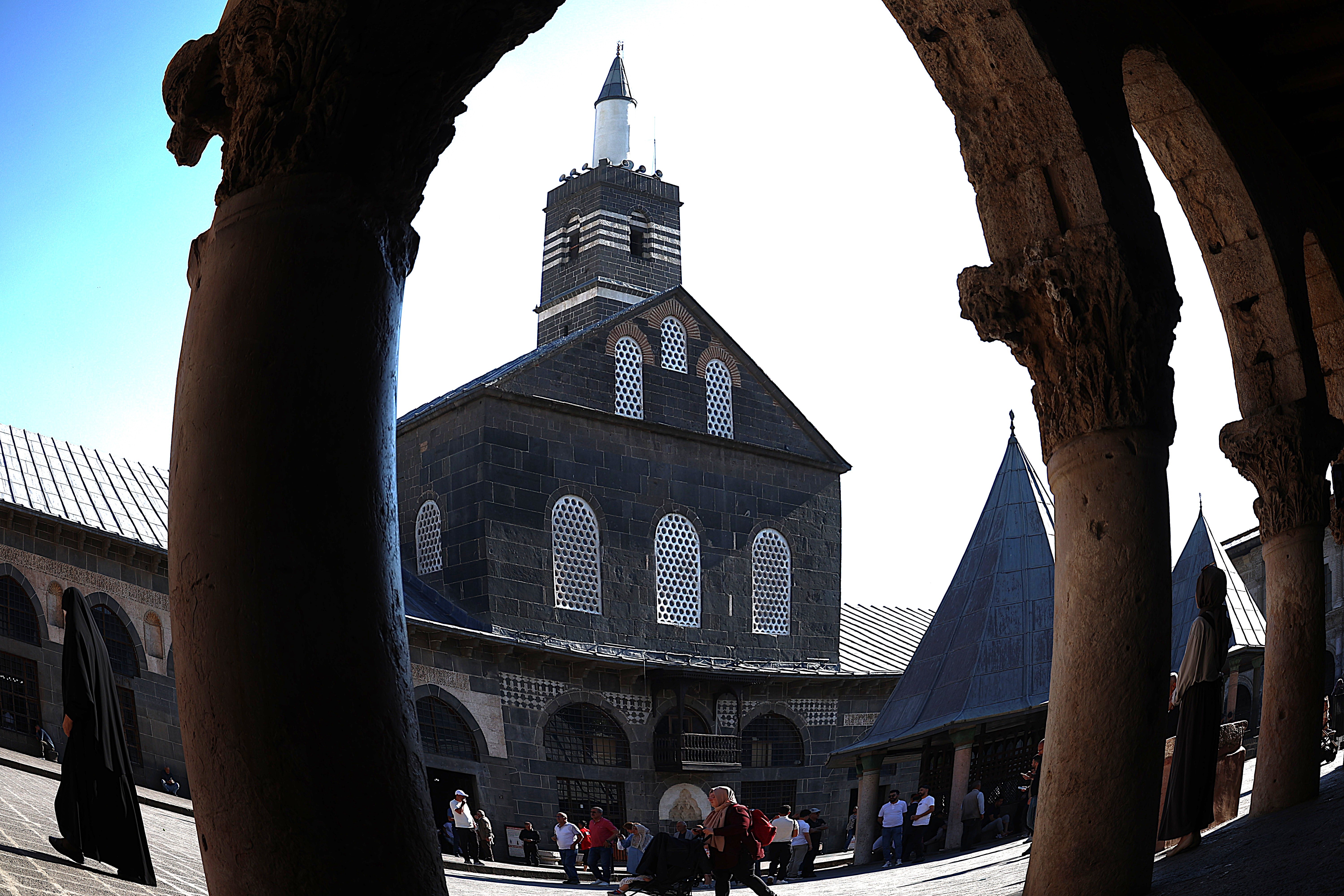 Diyarbakır'da Bayramda 72 ton ciğer, 100 tondan fazla tatlı tüketildi