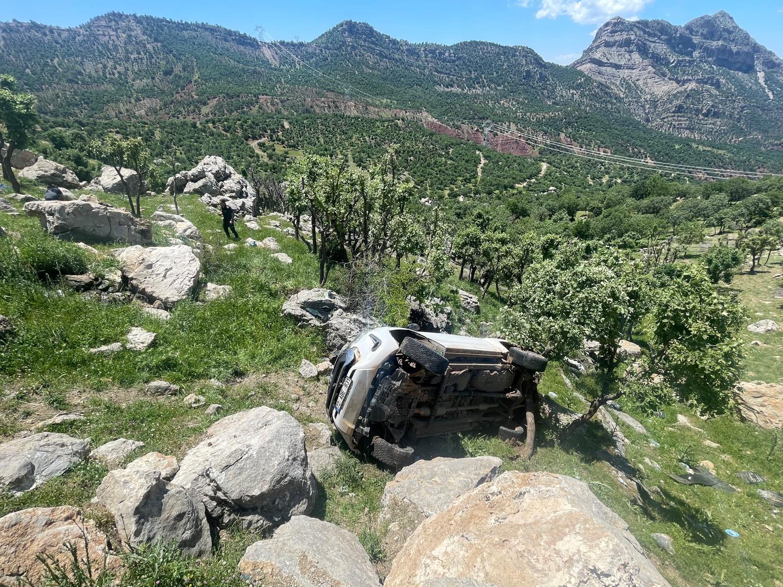 Şırnak’ta Kamyonet Şarampole Devrildi 1 yaralı