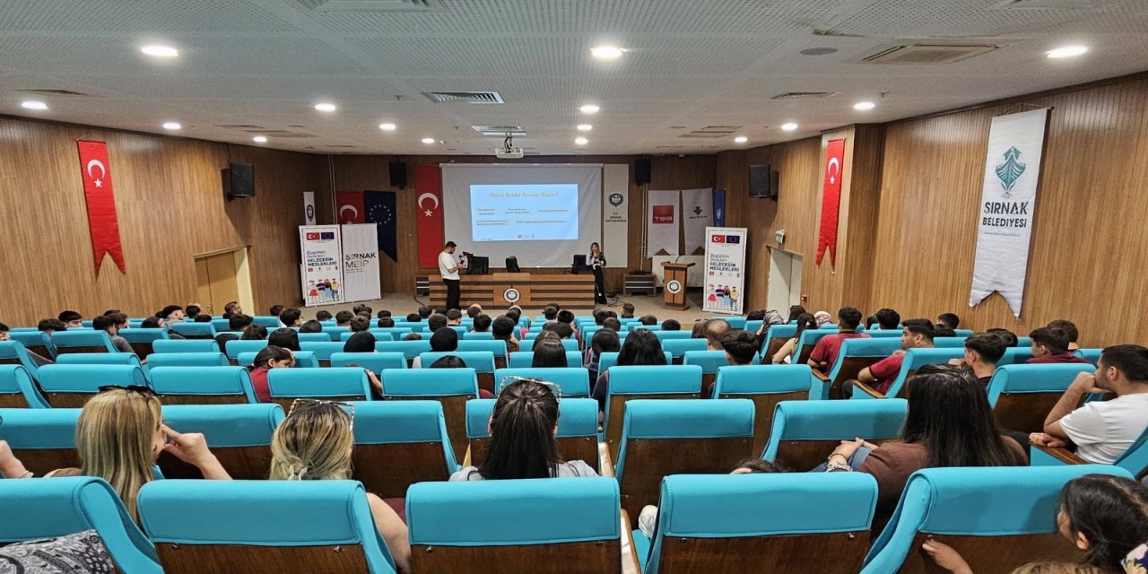 Şırnak’ta gençlere dijital şiddet ve yapay zekâ eğitimi