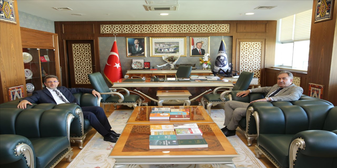 Şırnak'ta üniversite-belediye iş birliği değerlendirildi