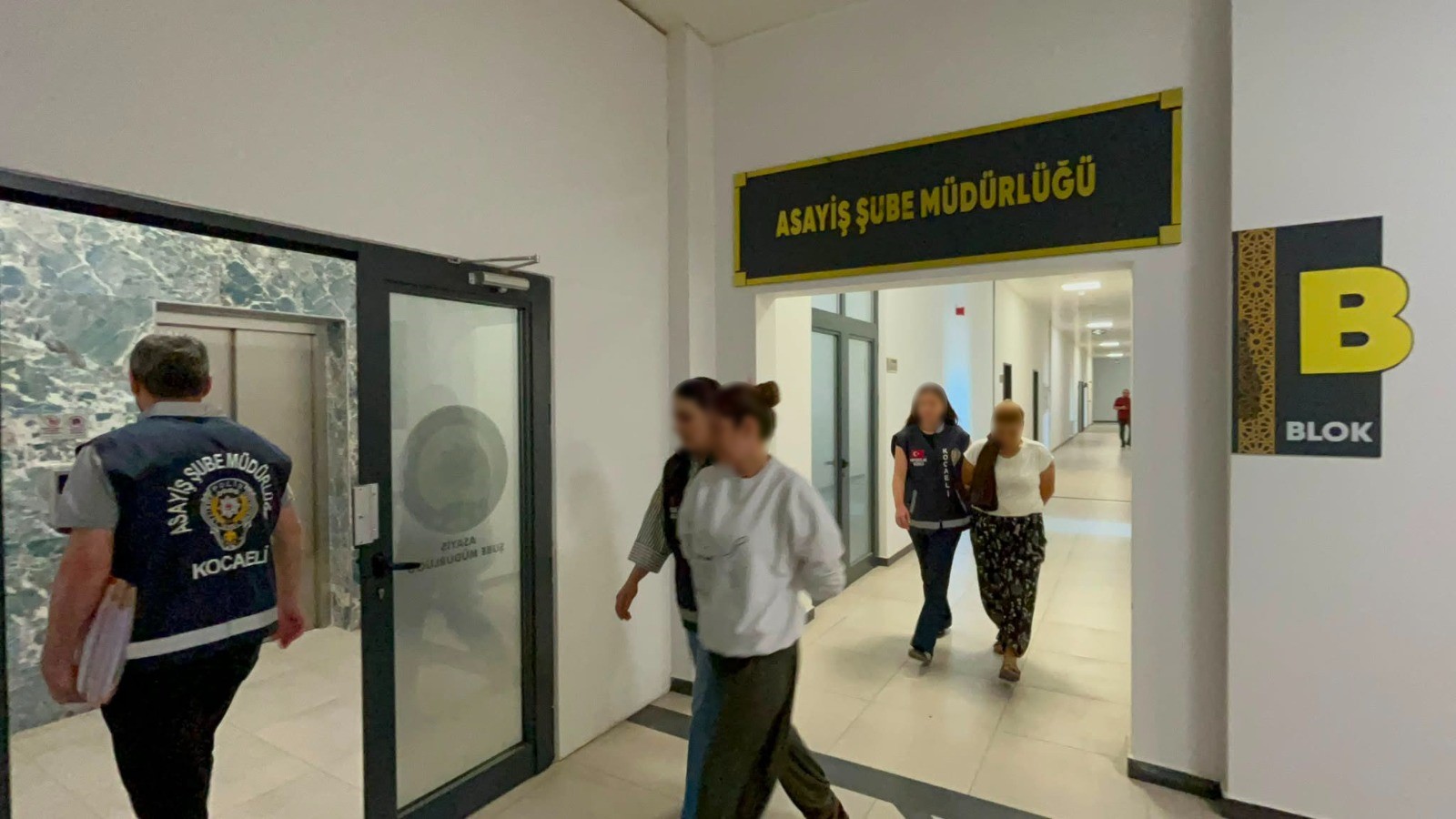 400 bin TL değerinde ziynet eşyası çalan 2 kadın kıskıvrak yakalandı