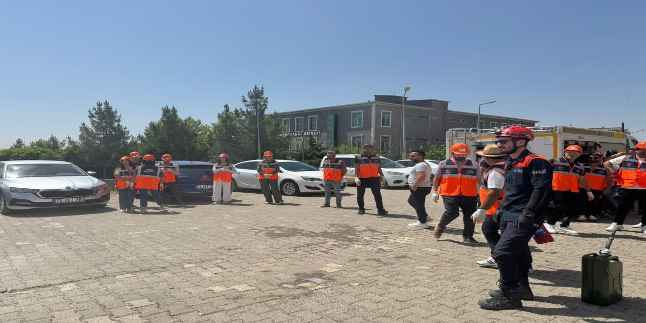 İdil'de 26 Eğitimci AFAD Gönüllüsü Saha Eğitimine Katıldı