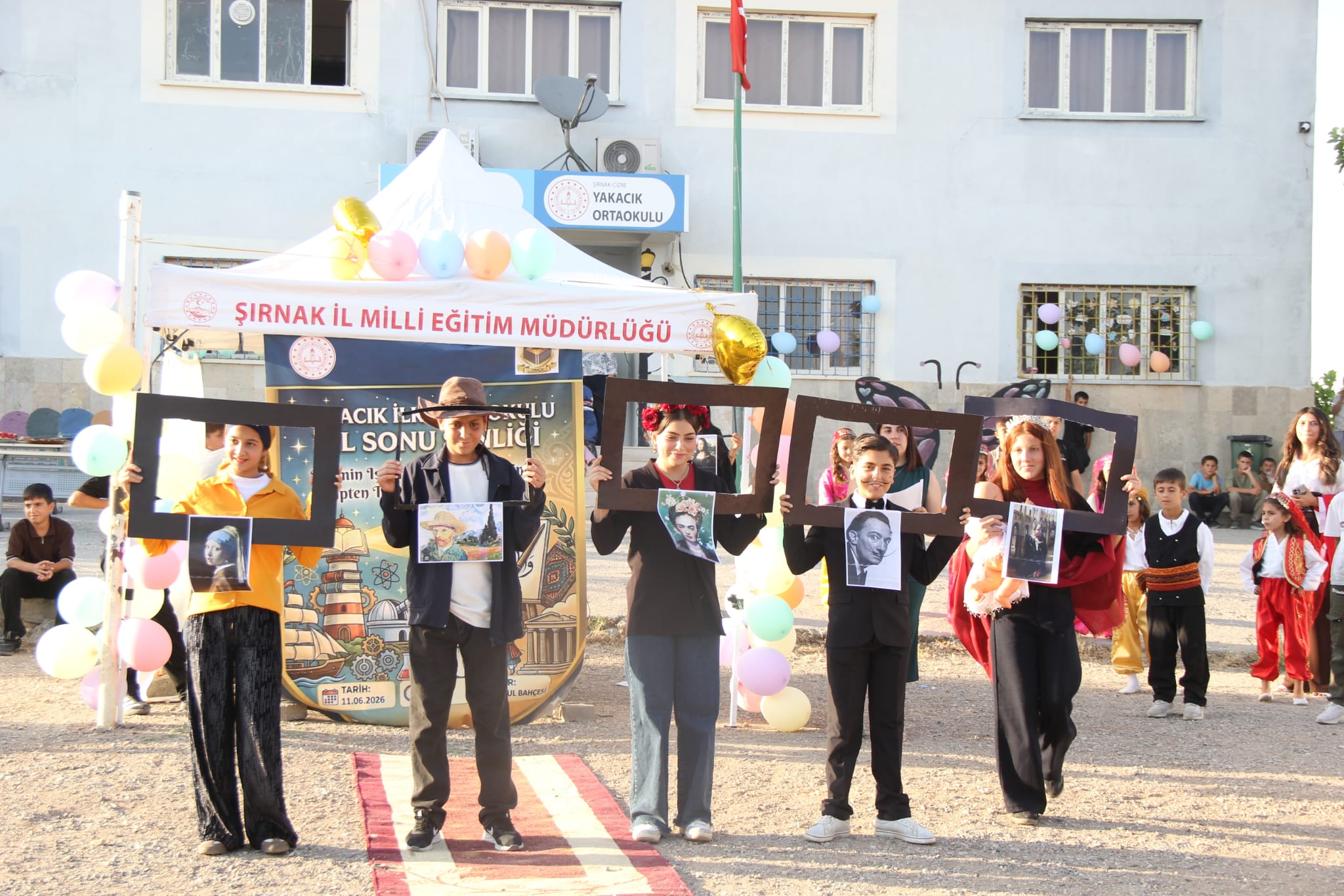 Cizre Yakacık İlk ve Ortaokulunda Yıl Sonu Şenliği Coşkusu