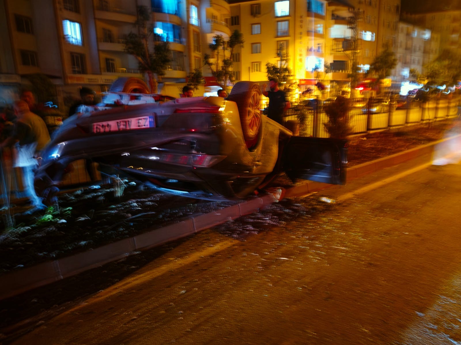 Elazığ'da kamyonet ile otomobil çarpıştı: 5 yaralı