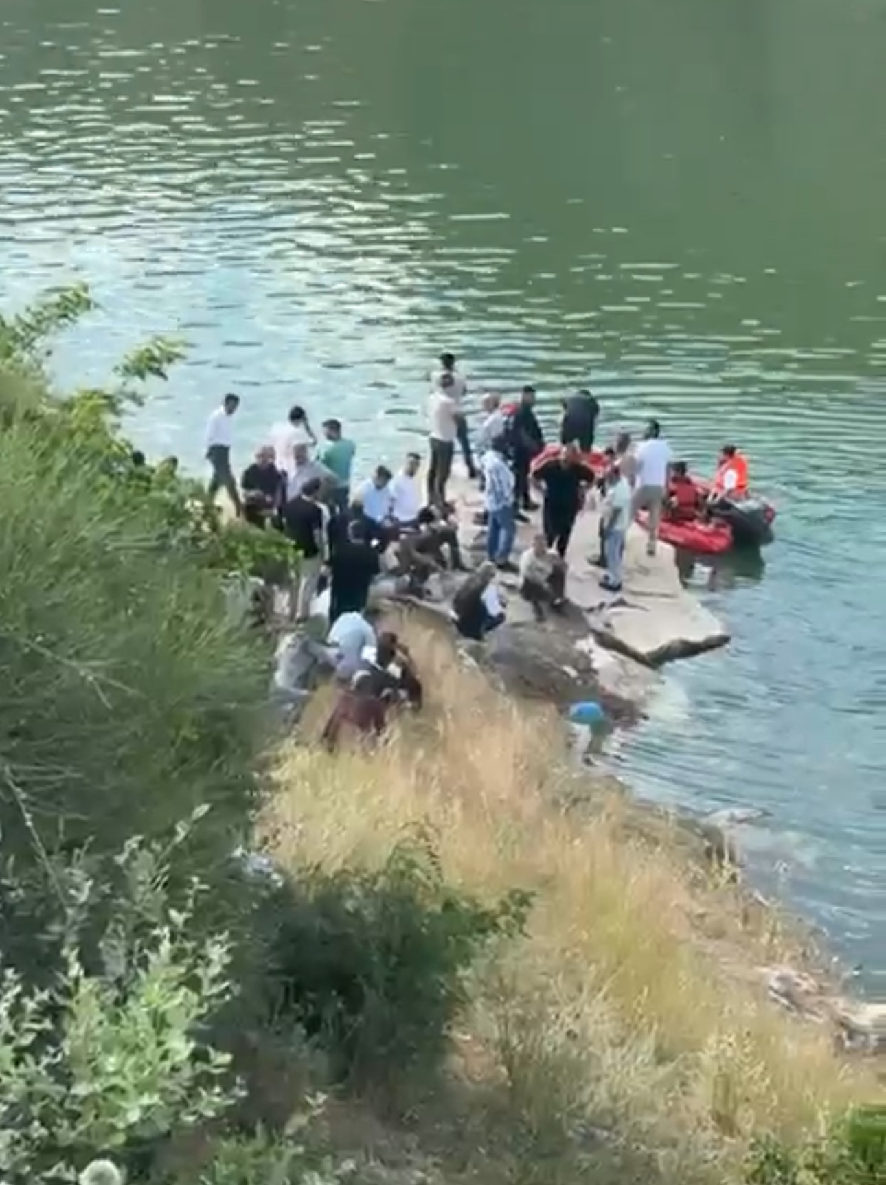 Siirt’te Botan Çayı’na giren çocuk kayboldu