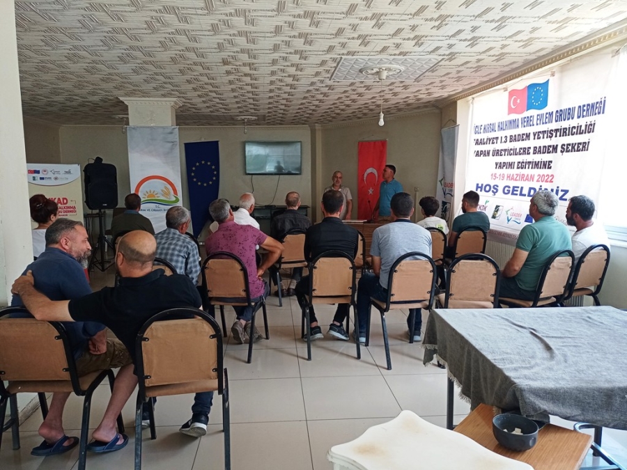 DİKKAD’DAN ÇİFTÇİLERE BADEM ŞEKERİ YAPIMI EĞİTİMİ