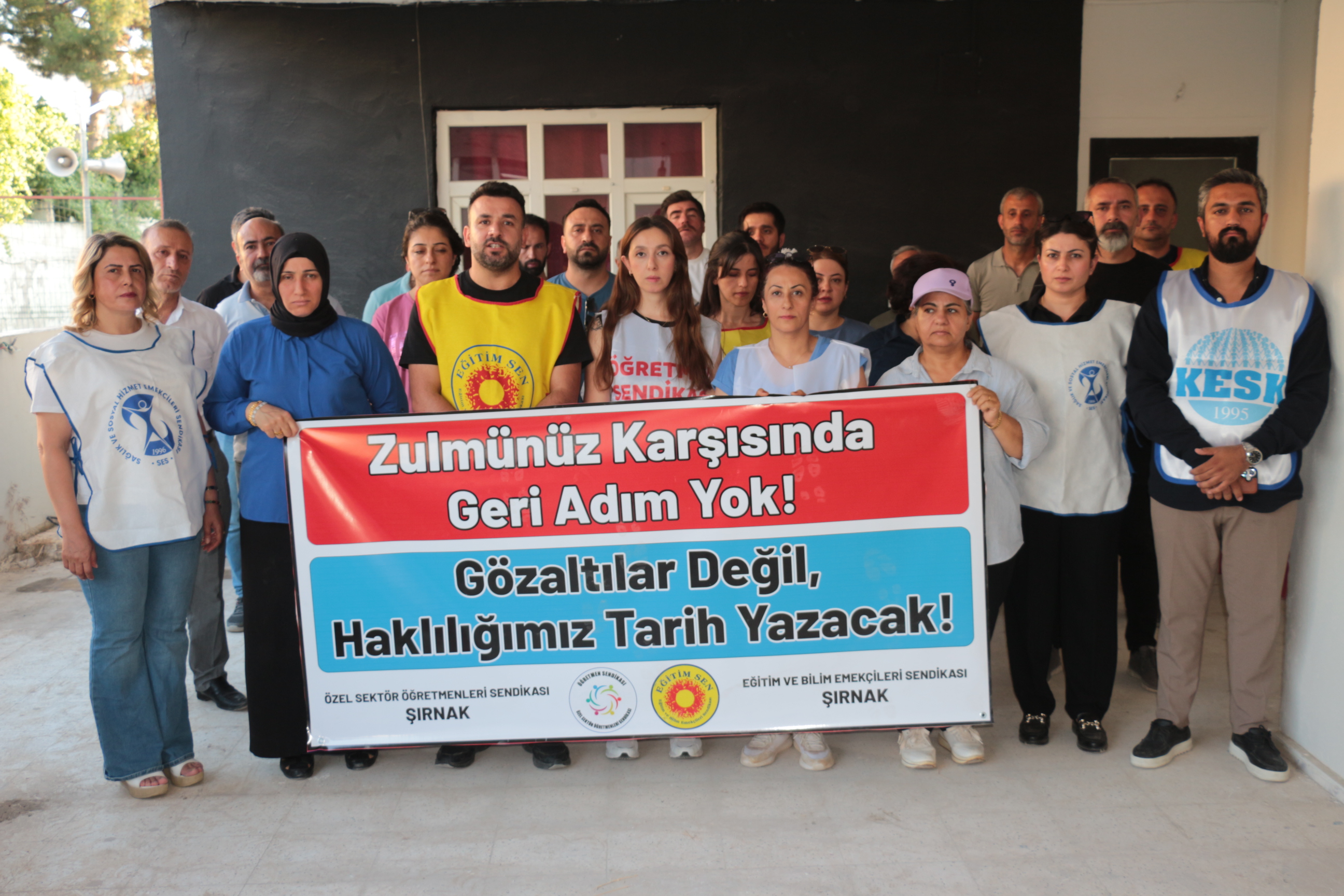 Şırnak’ta Eğitimcilerden mülakat mağduru ve özel sektör Öğretmenlerine Destek Açıklaması