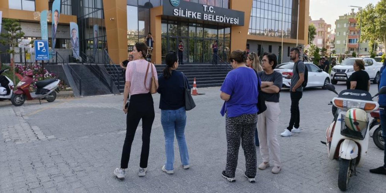 Mersin'in Silifke Belediyesi'ne operasyon: Başkan dahil çok sayıda isme gözaltı