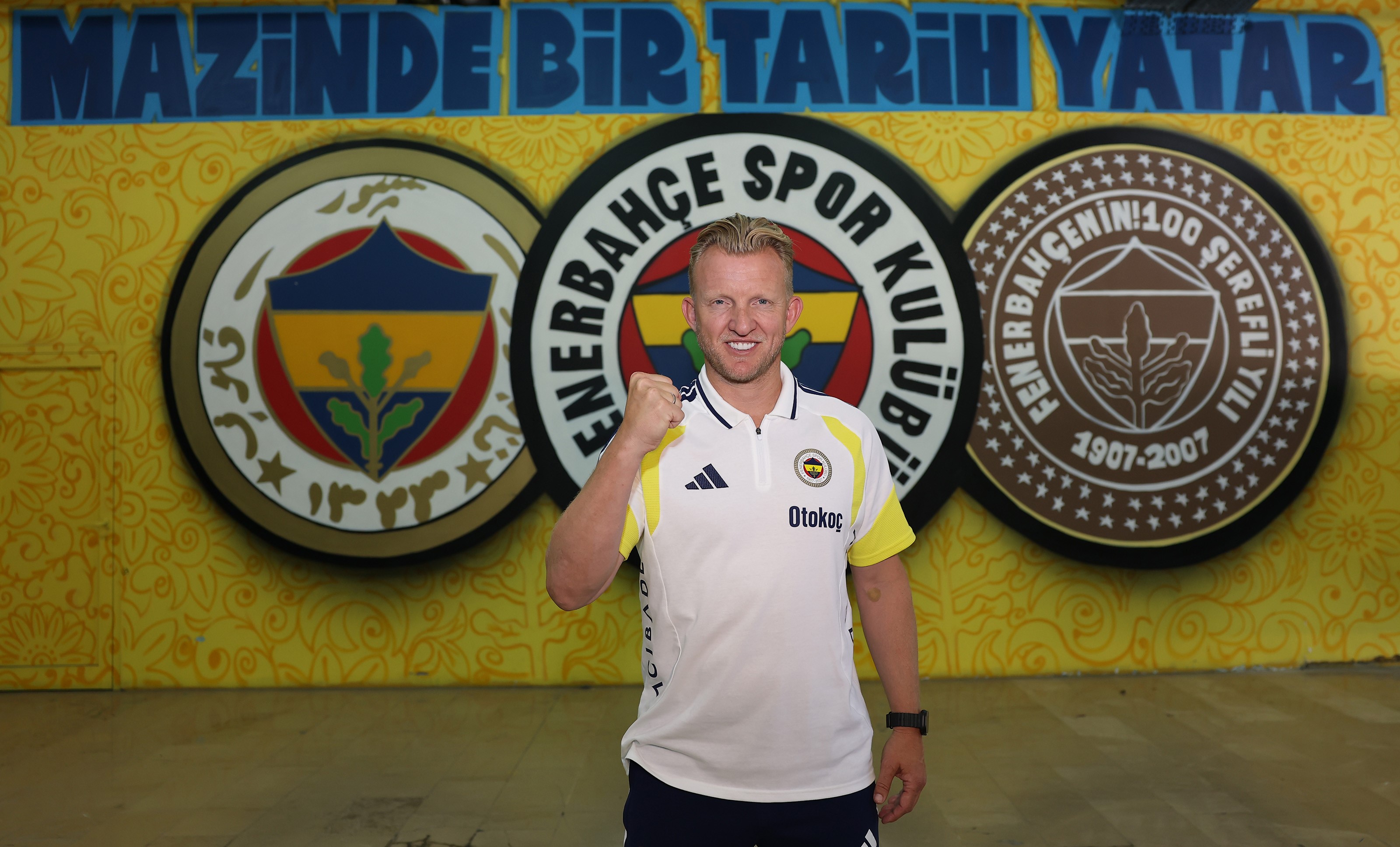 Dirk Kuyt, Fenerbahçe'de yardımcı antrenörlük görevine başladı
